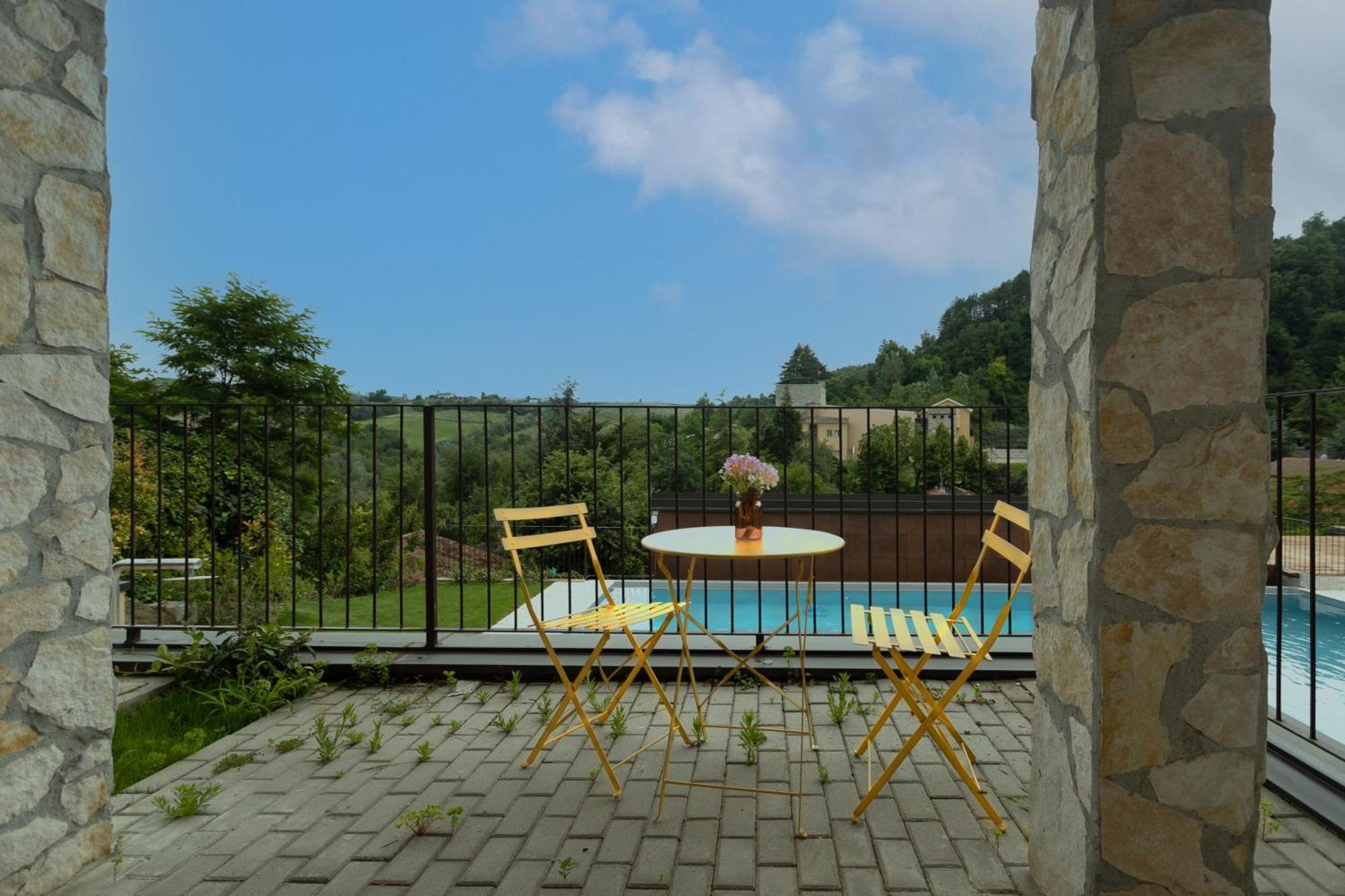 Luce Boutique Hotel Fortunago Exterior photo