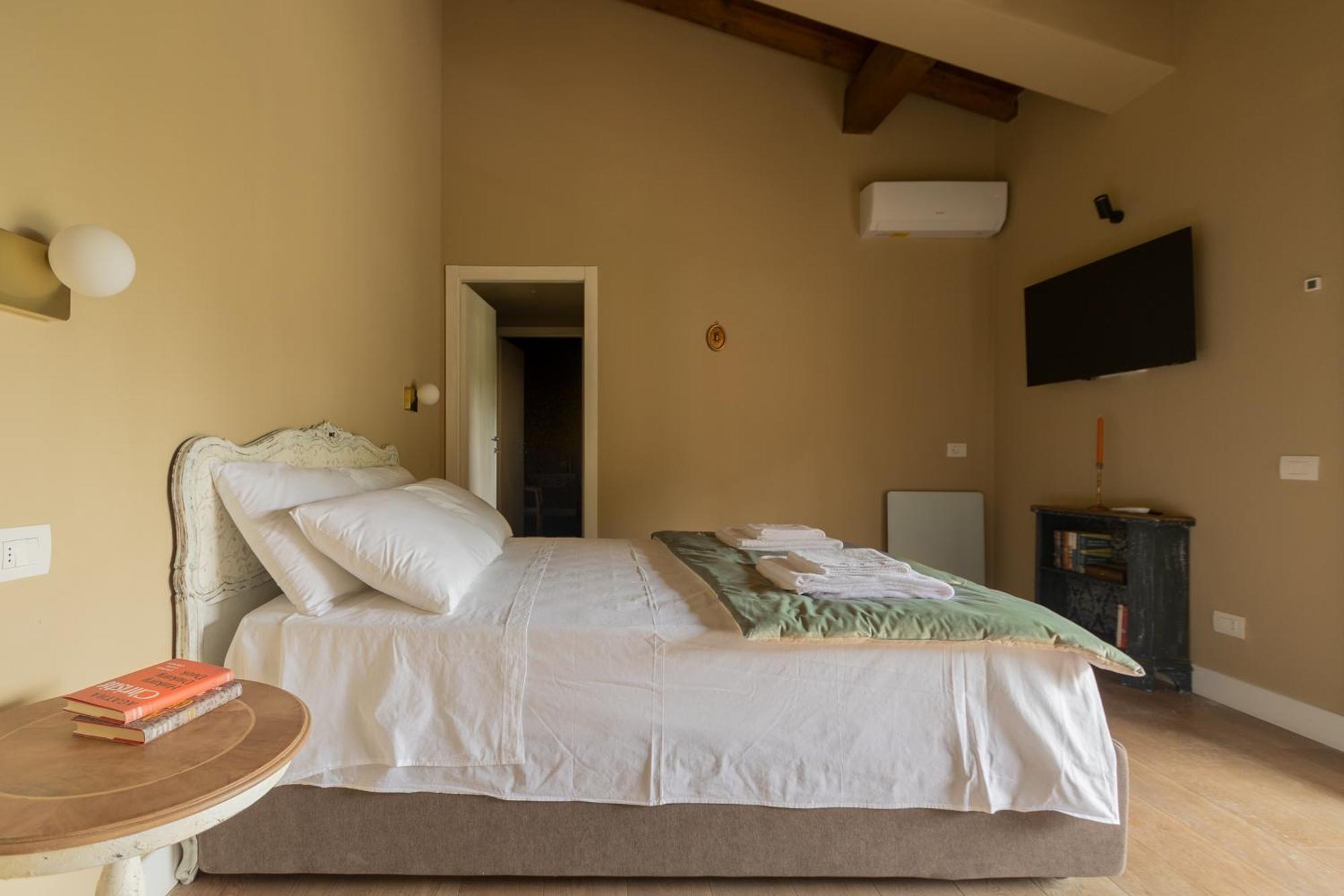 Luce Boutique Hotel Fortunago Exterior photo