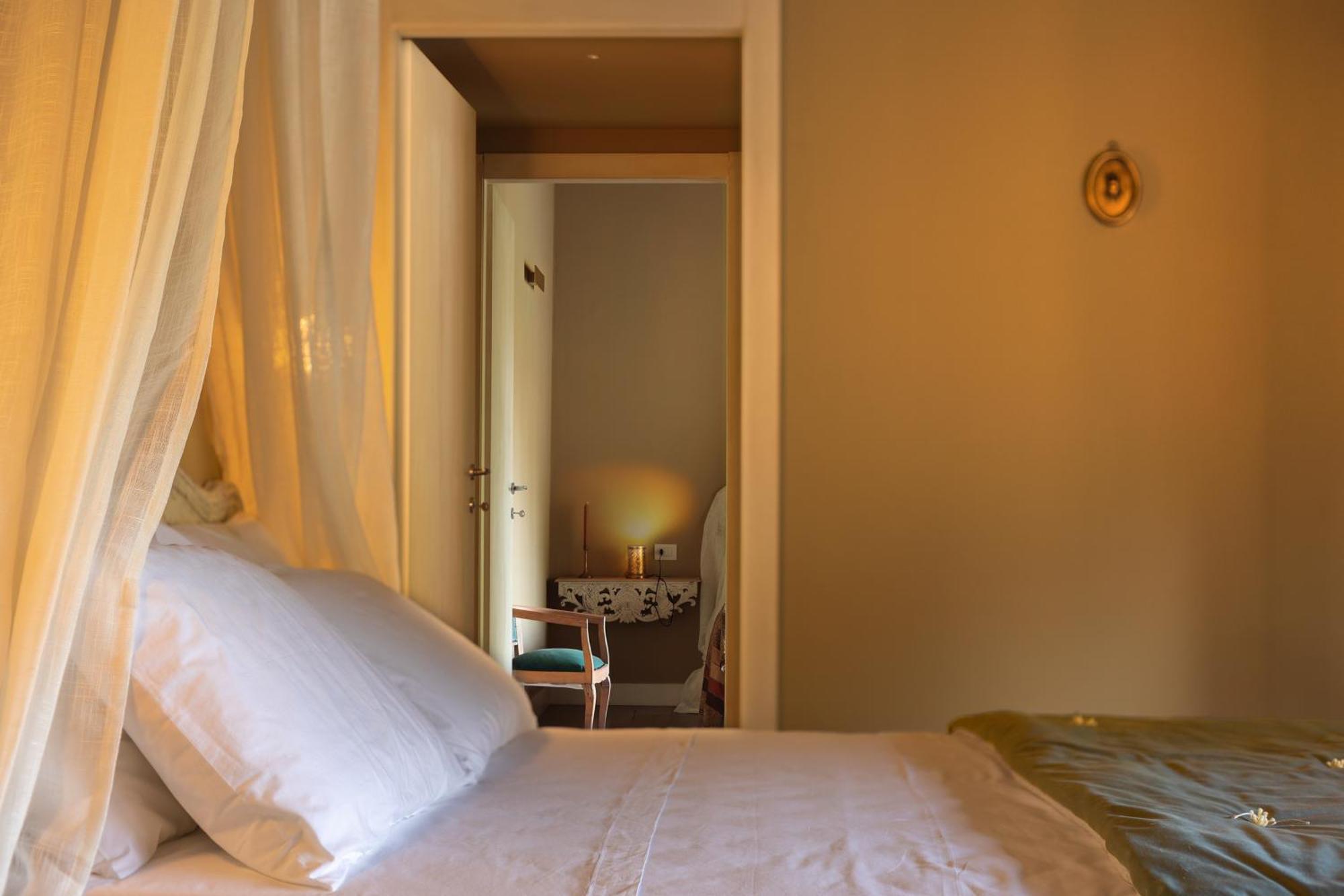 Luce Boutique Hotel Fortunago Exterior photo
