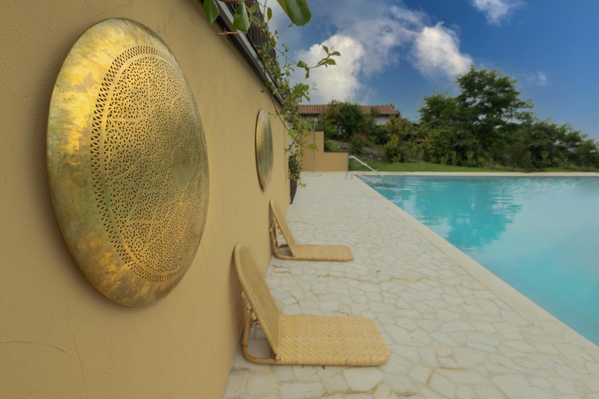 Luce Boutique Hotel Fortunago Exterior photo