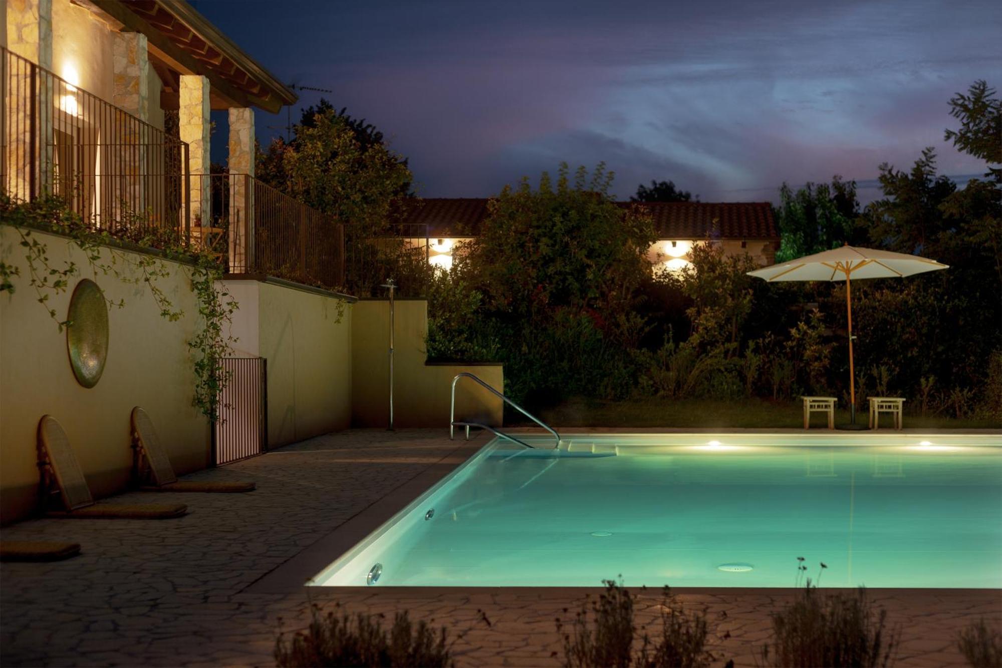 Luce Boutique Hotel Fortunago Exterior photo